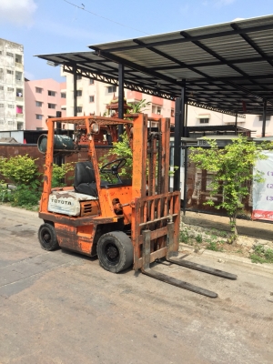 ขายรถยกโฟร์คลิฟท์ TOYOTA เบนซิลแก๊ส