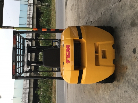 ขาย โฟรคลิฟท์  ทีซีเอ็ม 3 ตัน เสาเข้าตู้ 4.5 เมตร