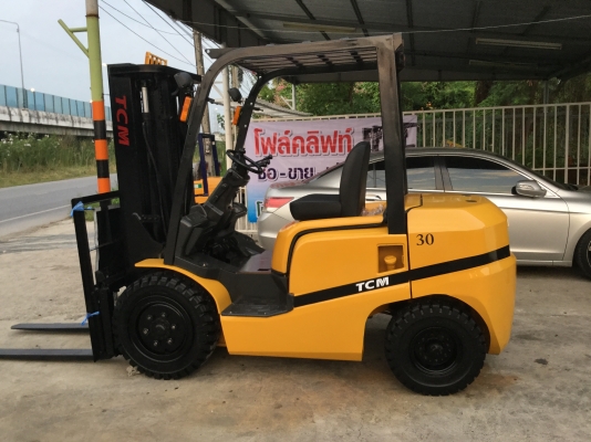ขาย โฟรคลิฟท์  ทีซีเอ็ม 3 ตัน เสาเข้าตู้ 4.5 เมตร