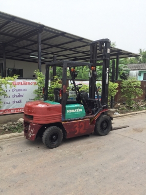ขายรถยกโฟร์คลิฟท์ยี่ห้อ KOMAT'SU FD25-11  เสาสูง4.50 เมตร