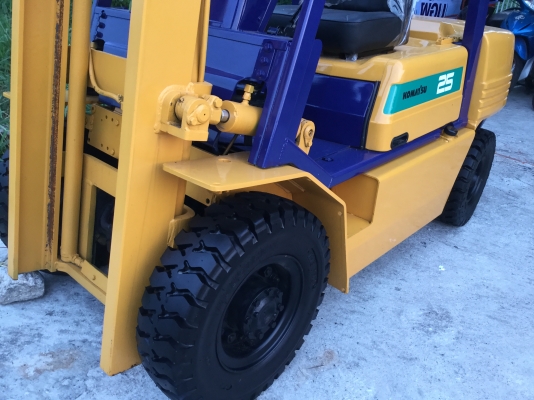 ขาย โฟรคลิฟท์ โคมะสุ 2.5 ตันดีเซล เสา 3 เมตร ขาย โฟรคลิฟท์ โคมะสุ 2.5 ตันดีเซล เสา 3 เมตร