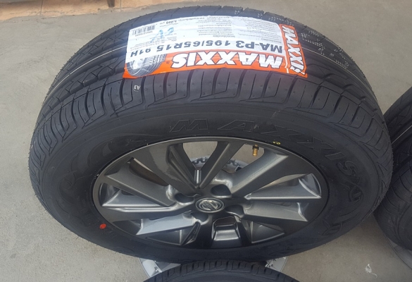 ขายล้อ Nissan Almera Sportech15 ยางใหม่ปี18  4 ล้อ