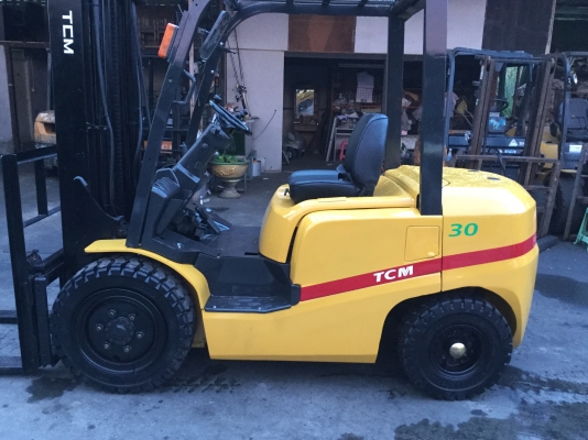 ขาย โฟรคลิฟท์  ทีซีเอ็ม 3 ตัน เสาเ 4 เมตร พร้อม