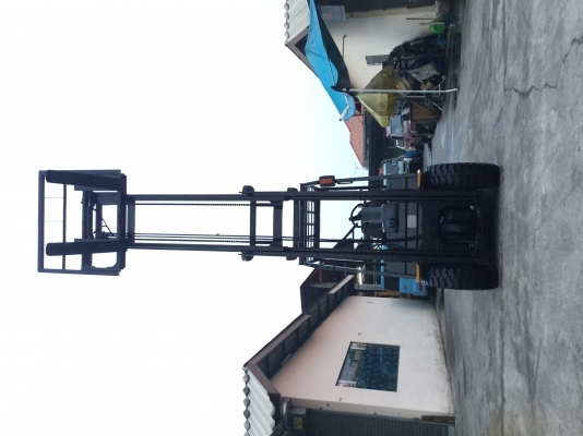 ขาย โฟรคลิฟท์  ทีซีเอ็ม 3 ตัน เสาเ 4 เมตร พร้อม