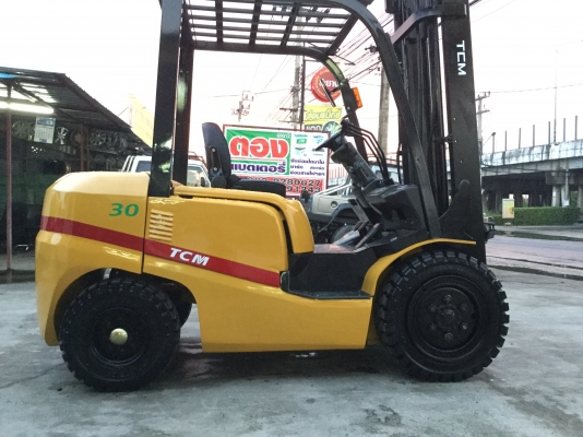 ขาย โฟรคลิฟท์  ทีซีเอ็ม 3 ตัน เสาเ 4 เมตร พร้อม