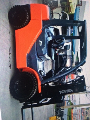 อาร์ซีเอช โฟรคลิฟท์ ขาย โตโยต้า รุ่น 8