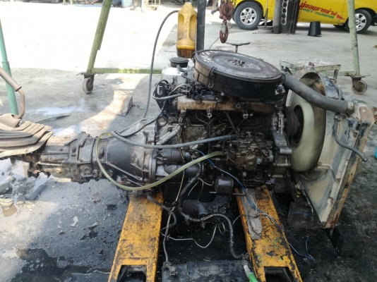 เครื่องนิสสับิ๊กเอ็มฝาขาว