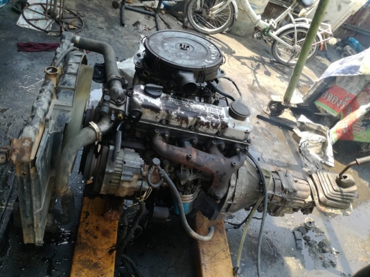 เครื่องนิสสับิ๊กเอ็มฝาขาว