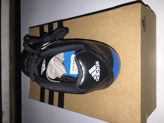 รองเท้าสตั๊ด Adidas ไซส์ 38.5 รองเท้าสตั๊ด Adidas ไซส์ 38.5