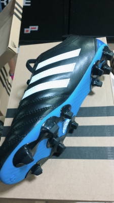 รองเท้าสตั๊ด Adidas ไซส์ 38.5 รองเท้าสตั๊ด Adidas ไซส์ 38.5