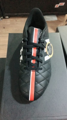 รองเท้าสตั๊ด Adidas ไซส์ 38.5 รองเท้าสตั๊ด Adidas ไซส์ 38.5