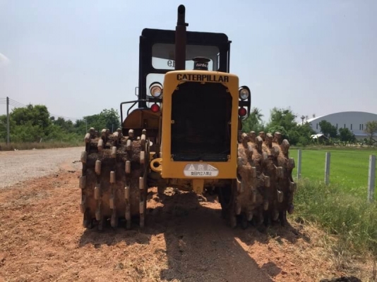 ขายรถแทรคเตอร์ตีนแกะ CATTERPILAR 816 เครื่องดี เกียร์แรง สภาพพร้อมใช้ เอกสารเล่มทะเบียน  คันนี้ 1,690,000 รถอยู่ นครปฐม โทร 0610710295