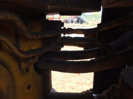 ขายรถแทรคเตอร์ตีนแกะ CATTERPILAR 816 เครื่องดี เกียร์แรง สภาพพร้อมใช้ เอกสารเล่มทะเบียน  คันนี้ 1,690,000 รถอยู่ นครปฐม โทร 0610710295