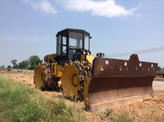 ขายรถแทรคเตอร์ตีนแกะ CATTERPILAR 816 เครื่องดี เกียร์แรง สภาพพร้อมใช้ เอกสารเล่มทะเบียน  คันนี้ 1,690,000 รถอยู่ นครปฐม โทร 0610710295