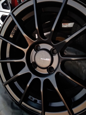 แม็กใหม่จากค่ายเลนโซ่ ขอบ 15 ราคา 7900 บาท พร้อมยาง 12900 บาท