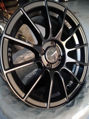 แม็กใหม่จากค่ายเลนโซ่ ขอบ 15 ราคา 7900 บาท พร้อมยาง 12900 บาท