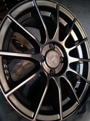 แม็กใหม่ค่ายเลนโซ่ ขอบ 15 ราคา 7900 พร้อมยาง 12900 บาท พร้อมติดตั้งจบ