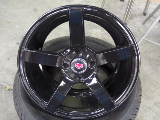 แม็กใหม่ลายวอสเซ่น ขอบ 15 กว้าง 7 ราคา 7500 พร้อมยางไทย 11700 บาท