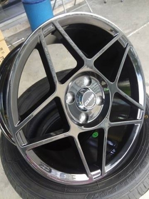 แม็กใหม่สปีดไฟท์ ขอบ 15 ราคา 7500 พร้อมยางไทย 11700 บาท