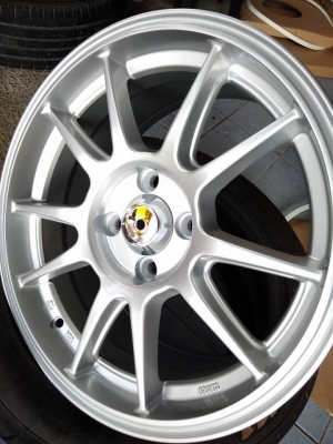 แม็กใหม่ลายทีซี105เอ็น ขอบ 15 ราคา 6900 พร้อมยาง 10900 บาท