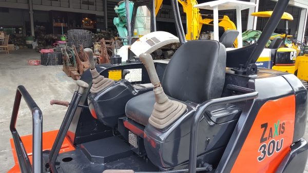 ขาย รถขุด HITACHI  รุ่น EX30 มือสองญี่ปุ่น แทรกเหล็ก สวย สลัก บูท เอวแน่น 100\% มีไลน์กระแทก สวยพร้อมใช้งาน มือถือ 0818753444  สอบถามเพิ่มเติมได้ที่ http://line.me/ti/p/mFkzr50JVd