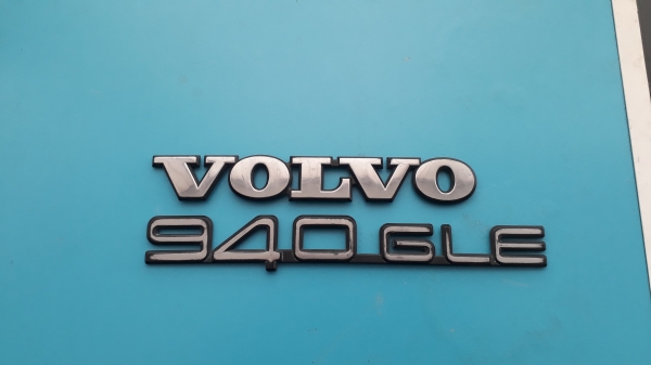 โลโก้ VOLVO 940GLI ติดท้ายรถ VOLVO