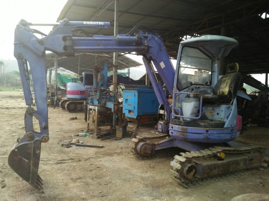 ขายด่วนรถขุด KOMATSU รุ่น  PC 38UUM-2  เก่านอก  /ปั้มเฟือง /คอนโทรลน้ำมัน/ หลังคา /ใบมีด / แทรคเหล็ก เครื่อง 3TNE88 สภาพสวยใช้งานได้เลย พร้อมใช้งาน
