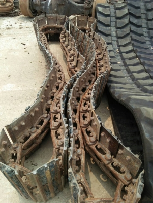 ขายแทรคเหล็กเก่าจากนอก สำหรับรถขุด ขนาด4-5 ตัน  เช่น HITASHI, IHI,MITSUBISHI,KATO   40/50/55 ขายราคาคู่ล่ะ 45,000บาท