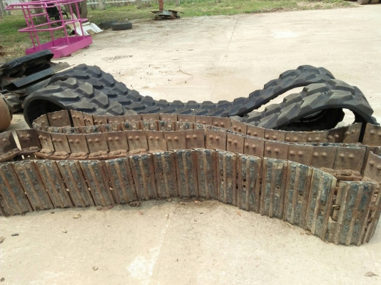 ขายแทรคเหล็กเก่าจากนอก สำหรับรถขุด ขนาด4-5 ตัน  เช่น HITASHI, IHI,MITSUBISHI,KATO   40/50/55 ขายราคาคู่ล่ะ 45,000บาท