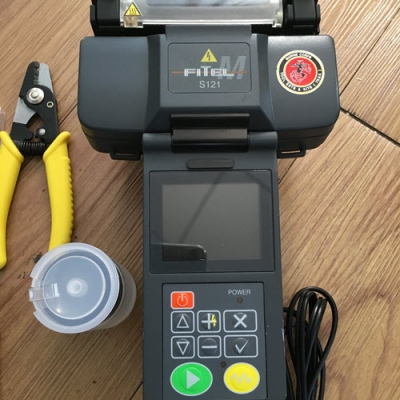 เครื่องเชื่อมต่อสาย fiberoptic Fusion Splicer มือสองใช้รับงานเน็ตประชารัฐ