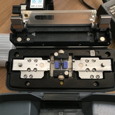 เครื่องเชื่อมต่อสาย fiberoptic Fusion Splicer มือสองใช้รับงานเน็ตประชารัฐ