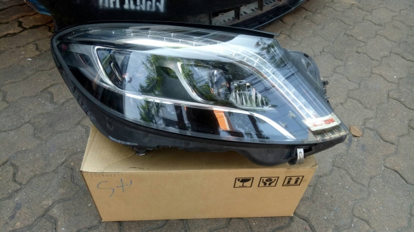 ขายไฟหน้า Benz A222