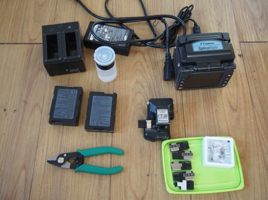 เครื่องเชื่อมต่อสาย fiberoptic Fusion Splicer มือสอง Fujikura FSM-11S