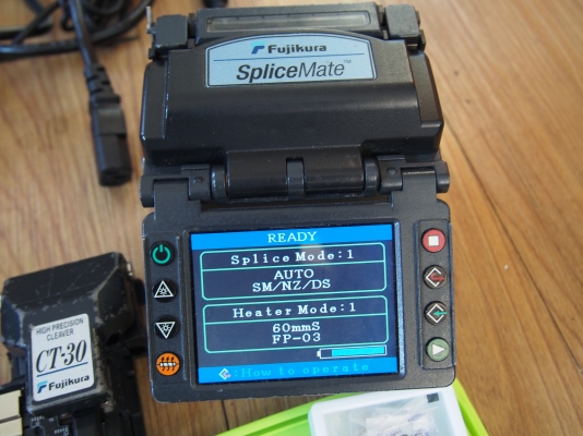 เครื่องเชื่อมต่อสาย fiberoptic Fusion Splicer มือสอง Fujikura FSM-11S