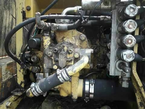 ขายรถแบคโฮ KOMATSU PC120-6 เอสแน่นโซ่หนาไฟฟ้าเต็มเ