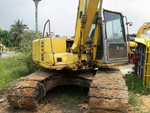 ขายรถแบคโฮ KOMATSU PC120-6 เอสแน่นโซ่หนาไฟฟ้าเต็มเ