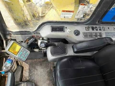 ขายรถแบคโฮ KOMATSU PC120-6 เอสแน่นโซ่หนาไฟฟ้าเต็มเ