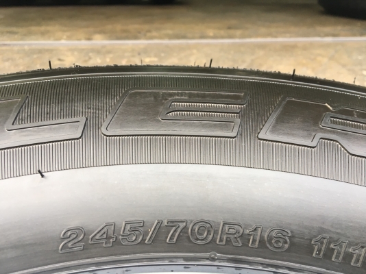 ยางใหม่ป้ายแดง 245-70-16 ปี 18 Bridgestone ตุ่มเด้งๆ เส้นสีจจัดจ้าน ยางใหม่ป้ายแดง 245-70-16 ปี 18 Bridgestone ตุ่มเด้งๆ เส้นสีจจัดจ้าน