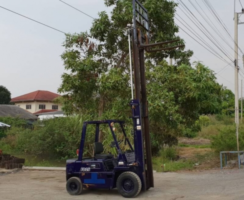 ขายด่วนรถยกดีเซลKOMATSU FD25-10 ยกได้2.5ตันยกสูง4เมตรรถนอกเพิ่งนำเข้ามายังไม่เคยใช้งานในเมืองไทยเลย