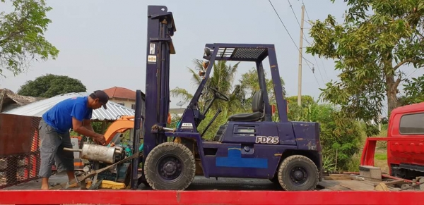 ขายด่วนรถยกดีเซลKOMATSU FD25-10 ยกได้2.5ตันยกสูง4เมตรรถนอกเพิ่งนำเข้ามายังไม่เคยใช้งานในเมืองไทยเลย