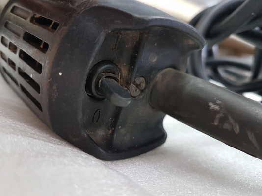 เครื่องเจียร์ 4 นิ้ว MAKITA รุ่น 9553B 710วัตต์ ของแท้ สภาพดี