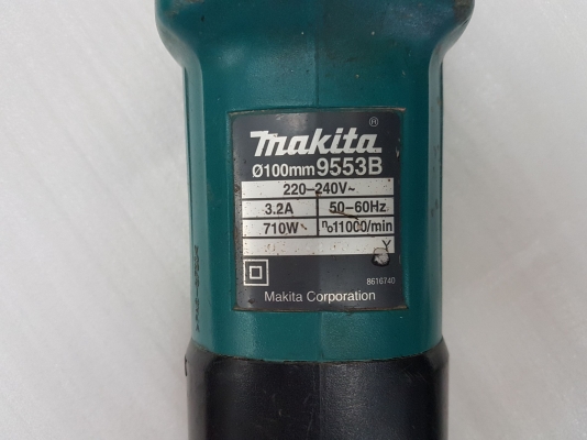 เครื่องเจียร์ 4 นิ้ว MAKITA รุ่น 9553B 710วัตต์ ของแท้ สภาพดี เครื่องเจียร์ 4 นิ้ว MAKITA รุ่น 9553B 710วัตต์ ของแท้ สภาพดี