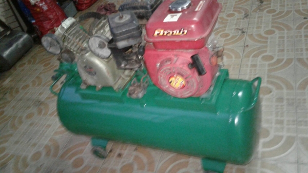 ปั๊มลมขนาด 64 ลิตร สภาพดีเครื่อง 5 แรงพร้อมใช้งาน ปั๊มลมขนาด 64 ลิตร สภาพดีเครื่อง 5 แรงพร้อมใช้งาน