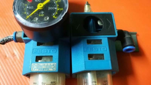 450 บ.ส่งถึงบ้านฟรีโทร 083-2000058 LINE ID: ub2603 ชุดปรับปรุงคุณภาพลม ยี่ห้อ FESTO แบบ 2กระเปราะ อั