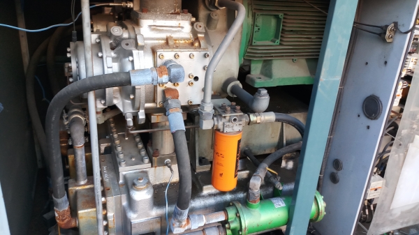 ปั้มลมสกรูKOBELCO 100แรง380v3เฟส ปั้มลมสกรูKOBELCO 100แรง380v3เฟส