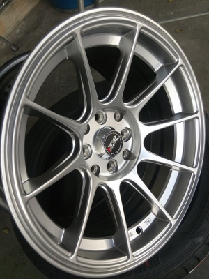 แม็กใหม่เอ็กเอ็กอาร์ 527 ขอบ 15 กว้าง 8.25 ราคา 9900 บาท