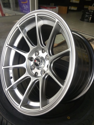 แม็กใหม่เอ็กเอ็กอาร์ 527 ขอบ 15 กว้าง 8.25 ราคา 9900 บาท