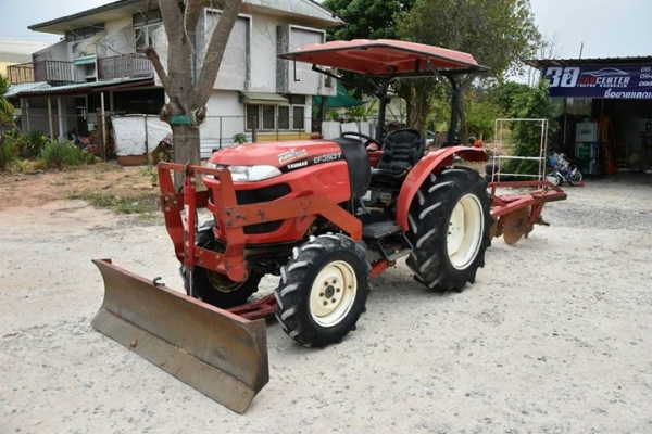 !!!รถไถยันม่า 39 แรง รุ่น YANMAR EF393T ปี 2557 สภาพสวยๆ เดิมๆ เครื่องดีมากแน่นๆ