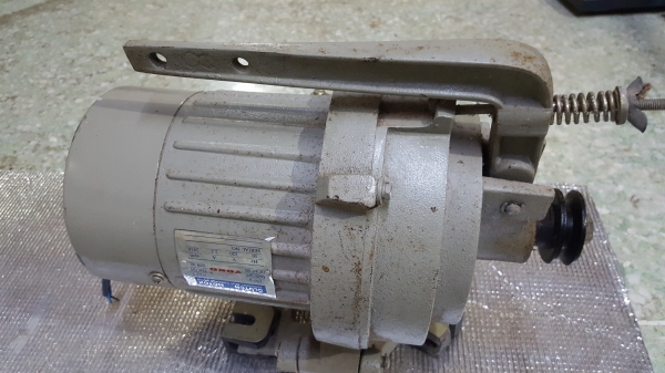 CLUTCH MOTOR 250W "ํYOKO" จักรเย็บผ้าอุตสาหกรรม 1,350 บาท CLUTCH MOTOR 250W "ํYOKO" จักรเย็บผ้าอุตสาหกรรม 1,350 บาท