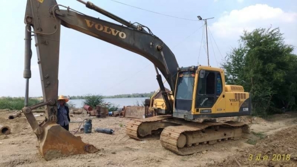ขาย 1,150,000  รถแบคโฮ VOLVO EC 210 B PRIME 13440 ชม.ไฟฟ้าครบ เครื่องดี ปั๊มแรง เอวแน่น เอกสารเล่มทะเบียน รถสวยพร้อมใช้งาน รถอยู่ ราชบุรี 090-772-3710 090-772-3708